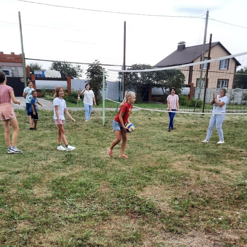 Учащиеся и учителя Смородинской школы приняли участие в игре «Пионербол», посвященной Дню трезвости..