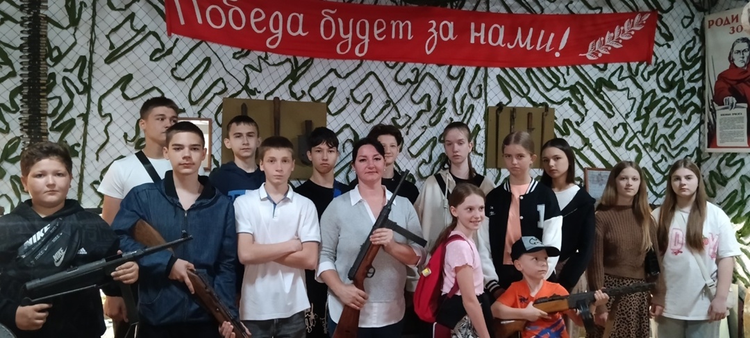 Активисты Движения Первых, ученики 7 и 8 класса посетили музей поискового отряда &amp;quot;Святая Русь&amp;quot; (с.Гостищево).