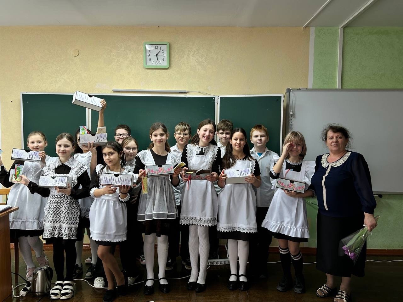Мы открываем рубрику «Учительница первая моя», в рамках которой познакомим вас с учителями начальных классов Смородинской школы.  Классный руководитель 1 класса: ГОЛОЩАПОВА ТАТЬЯНА ВЛАДИМИРОВНА!.
