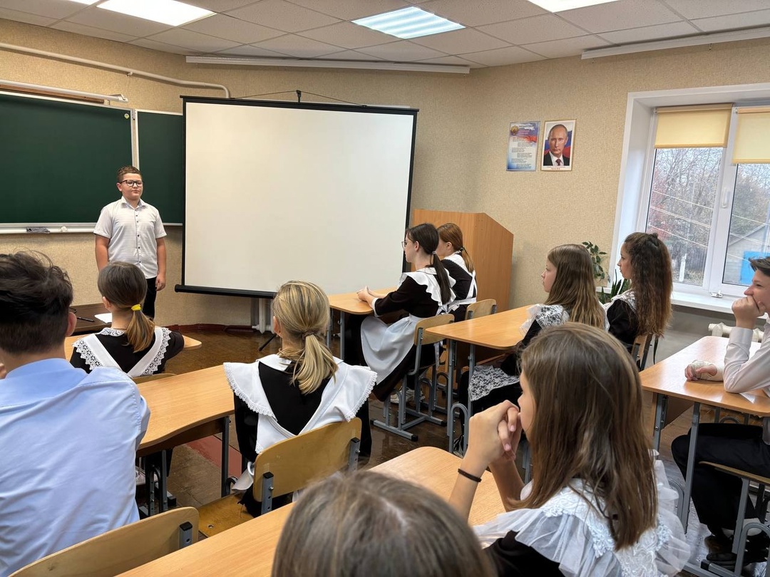 Сегодня в Смородинской школе состоялся школьный этап конкурса художественного слова &amp;quot;Здесь моя тяга земная... &amp;quot;. Конкурс посвящён 225-летию великого русского поэта А. С. Пушкина..