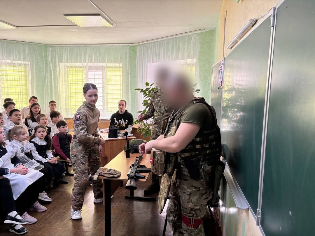 В преддверии Дня защитника Отечества в школе состоялась незабываемая  Классная встреча. Мы очень рады были встретиться с участниками СВО Курского направления..