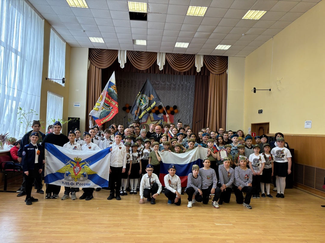 Сегодня в нашей школе прошел традиционный &amp;quot;Смотр строя и песни&amp;quot;, посвящённый 80-летию Победы в Великой Отечественной войне..