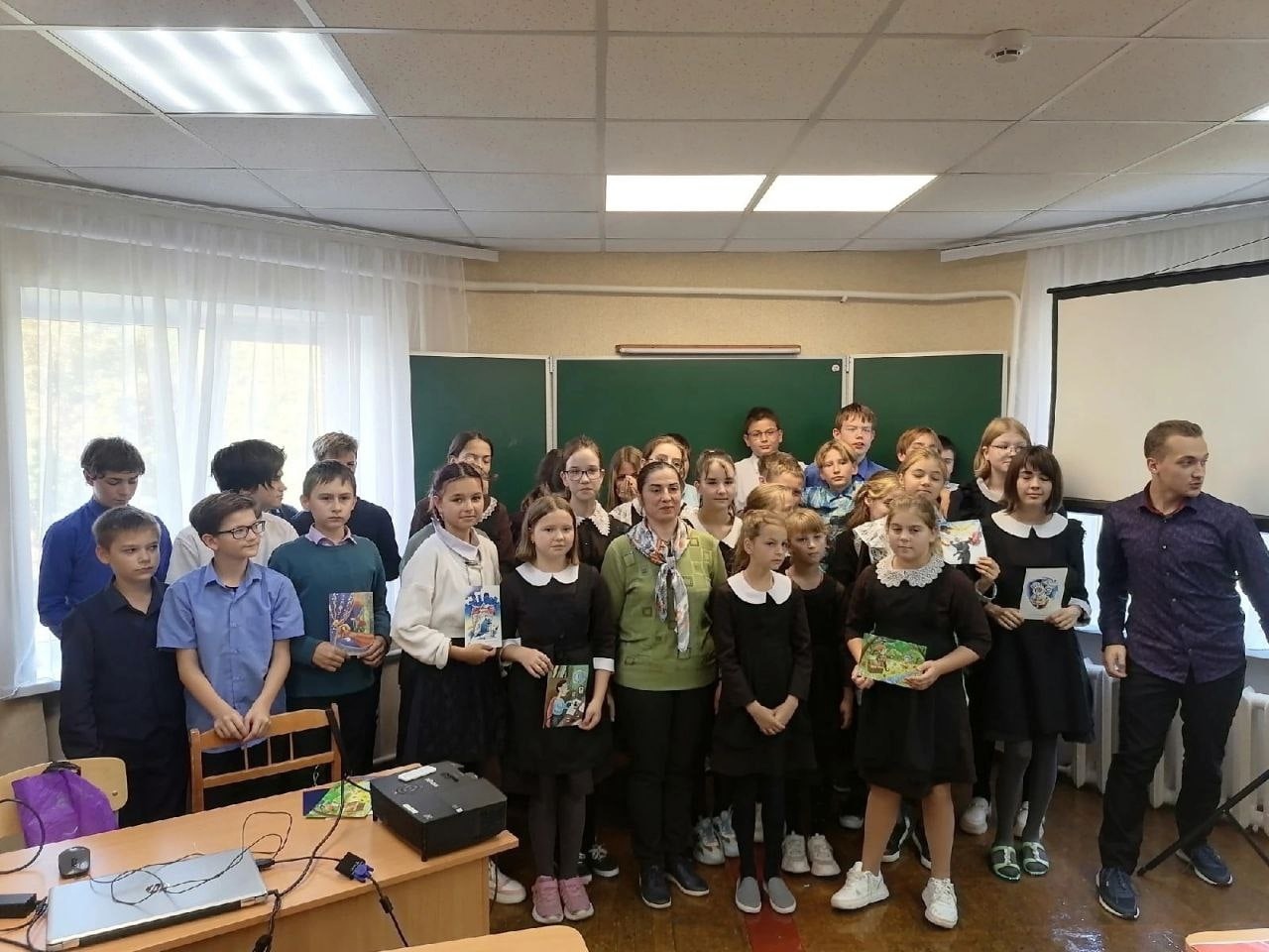 Встреча с писателем Галиной Стручалиной.