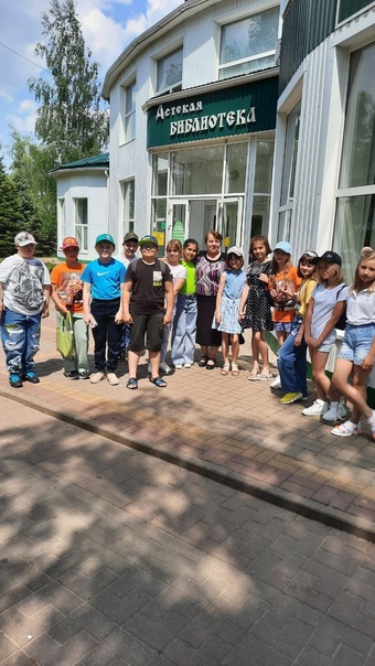 Посещение детской библиотеки в г.Строитель.