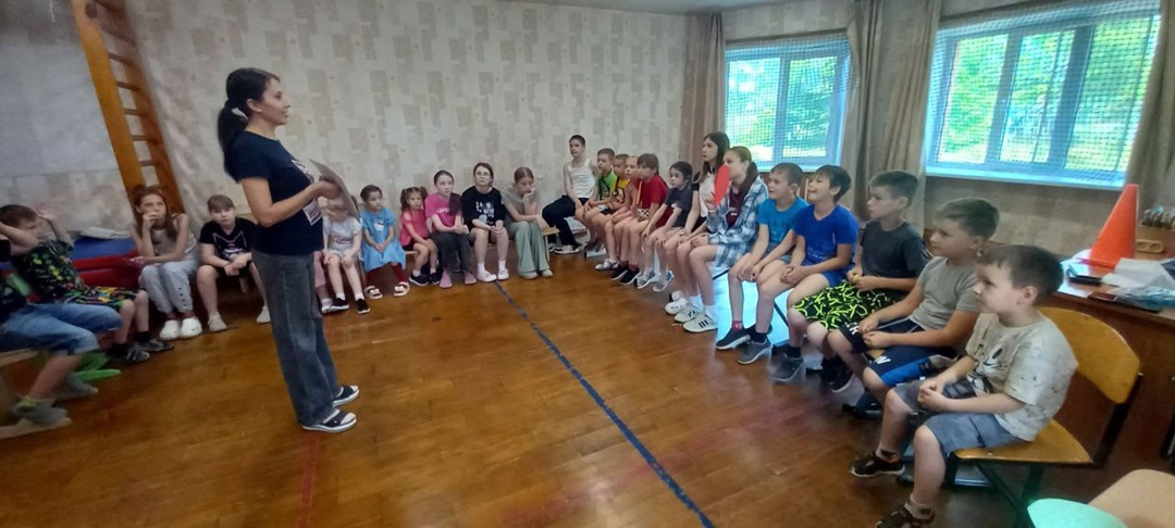 С целью предупреждения происшествий с участием детей в школьном лагере &amp;quot;Смородинка&amp;quot; ежедневно проводятся &amp;quot;30 минутки безопасности&amp;quot;..