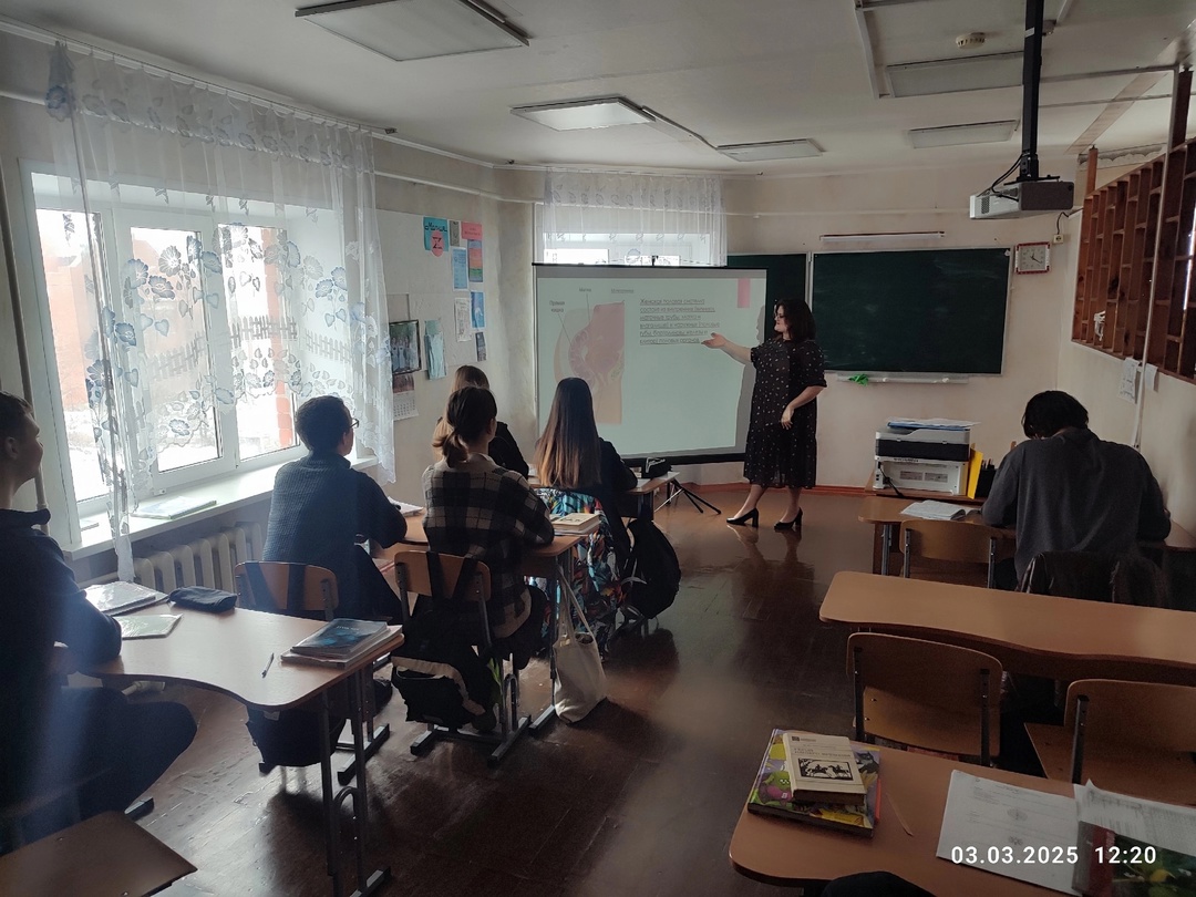 Учитель биологии провела с учениками 8-9 классов мероприятие об ответственном отношении к репродуктивному здоровью и здоровой беременности..