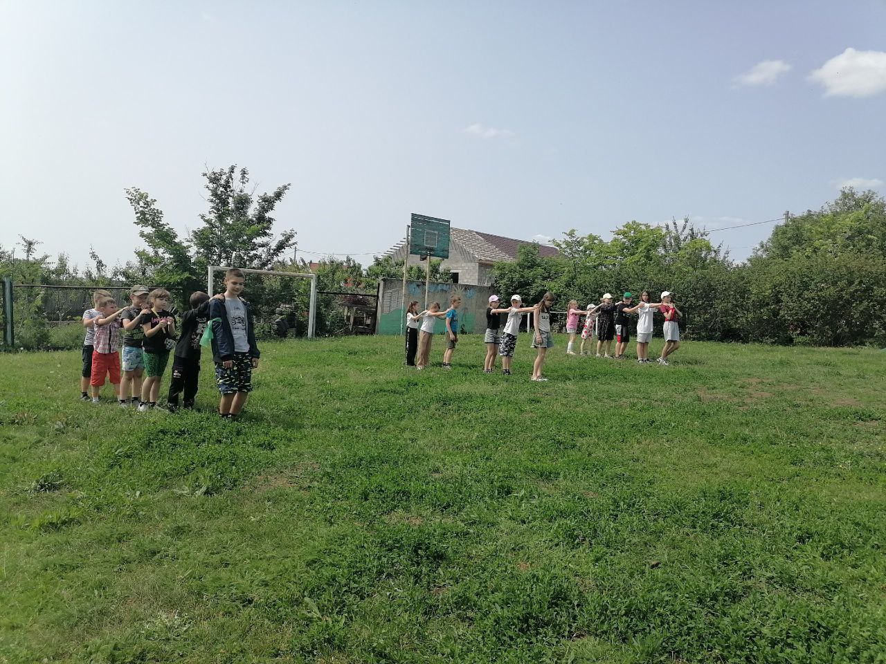 Ребята из школьного лагеря приняли участие в &amp;quot;Весёлых стартах&amp;quot;, посвященных повторению правил безопасности на дороге. Ребята соревновались в различных эстафетах и блиц-опросах..