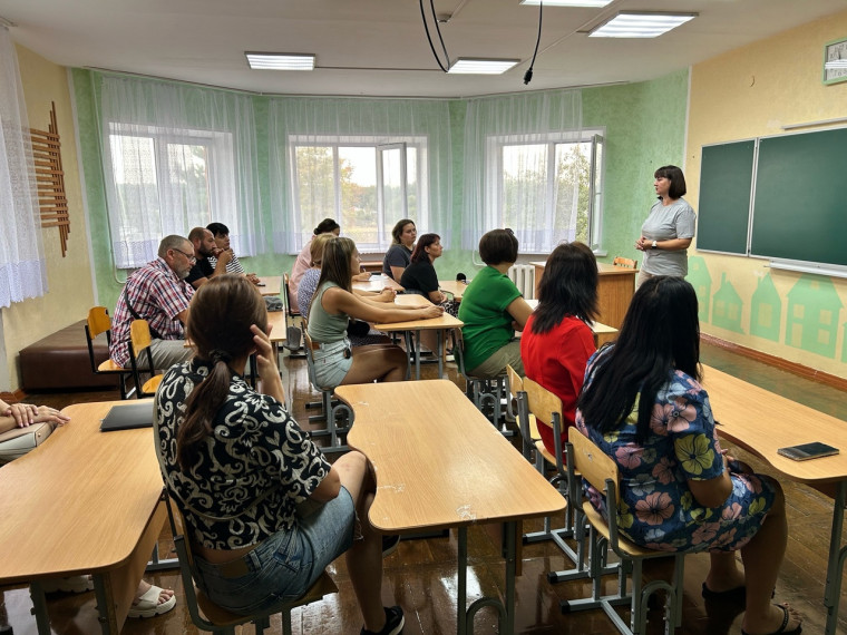 Сегодня в нашей школе прошло общешкольное родительское собрание по вопросу безопасности детей в новом 2024-2025 учебном году..